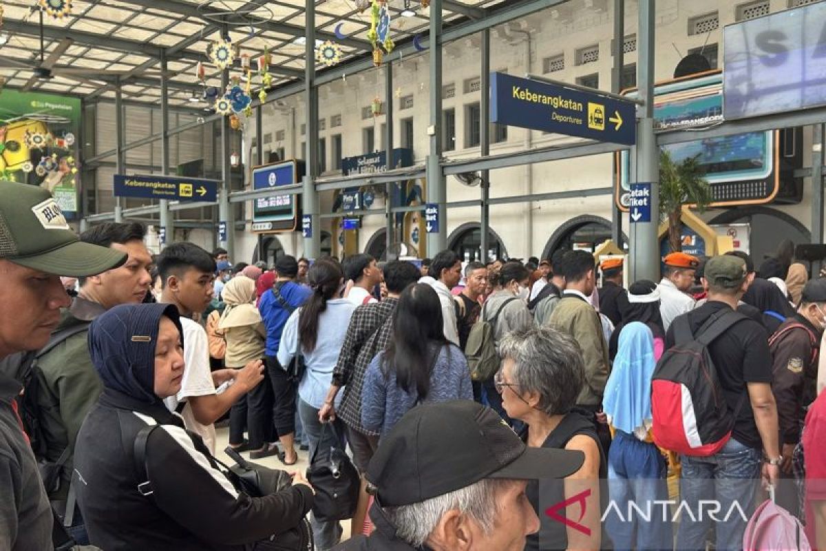 Puluhan ribu pemudik berangkat dari Jakarta H+4 Lebaran